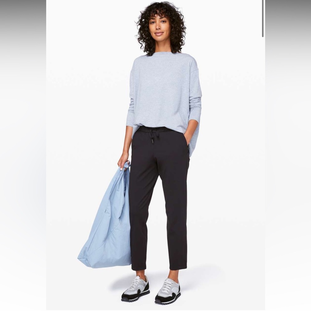 Lululemon On the Fly 7/8 Pant in Black 27”